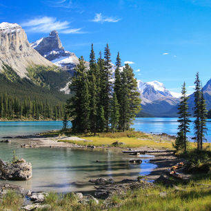 Canada-Jasper-Spirit-Island-Maligne-Lake_1_498834