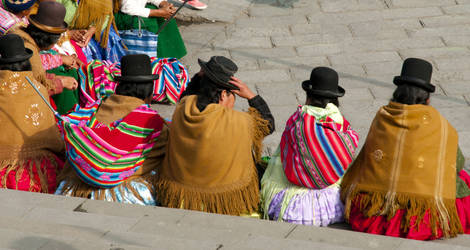 Lokale bevolking op de stoep van La Paz - Bolivia
