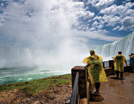 Canada-Niagara-Falls-Journey-Behind