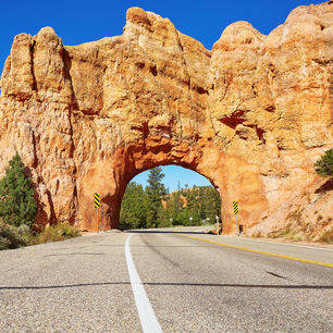 Amerika-Bryce-Canyon-Tunnel