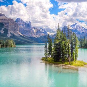 Canada-Jasper-Maligne-Lake-1