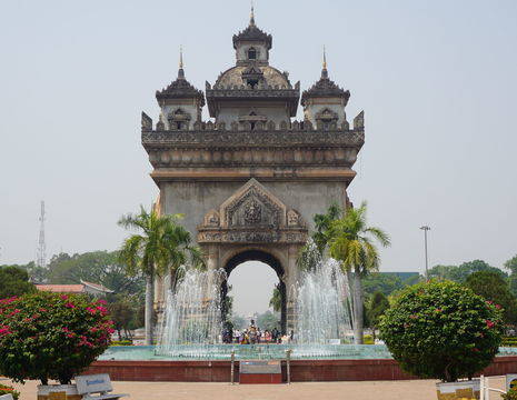 Vientiane-victory-gate_2_404552