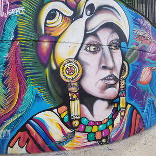 Colombia-Medellin-kleurrijke-graffiti