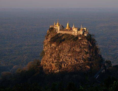 Myanmar-Mount-popa-tempel-berg(17)