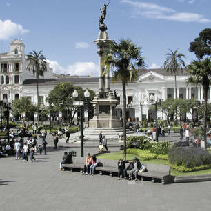 Ecuador-Quito_Plaza-Grande-1