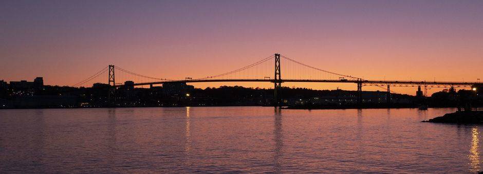 Canada-Halifax-brug-zonsondergang