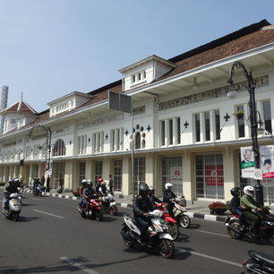 Indonesie-Java-Bandung-straat2