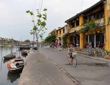 Vietnam-Hoi-An-straat-aan-water