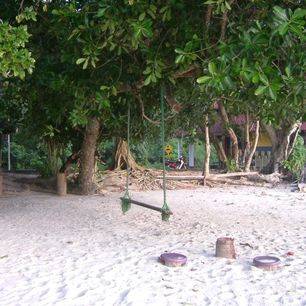 Maleisie-Pangkor-strand-schommel