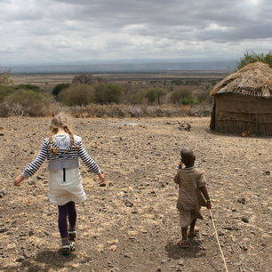 Maasai-Boma-bezoek-familie-Speleers