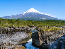 Osorno vulkaan en stroomversnellingen van Petrohué