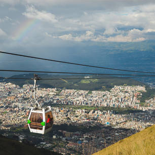 Neem de Teleférico omhoog voor een weids uitzicht op Quito