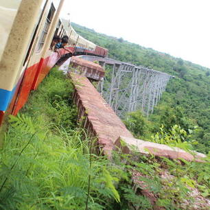 Myanmar-Pyin Oo Lwin-trein(8)