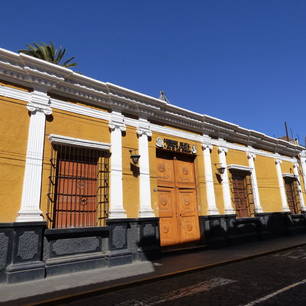 Oude-gebouwen-bewonderen-in-Arequipa(10)