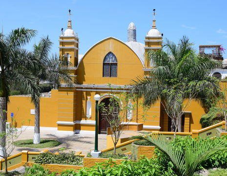 Kerken-bezoeken-kan-in-Lima(12)