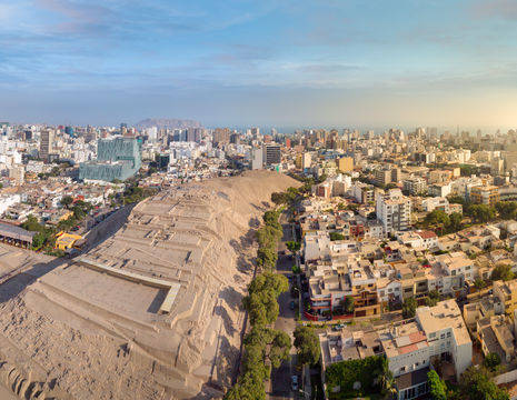 Huaca-Pucllana-archeological-complex-and-Miraflores-district-in-Lima(12)