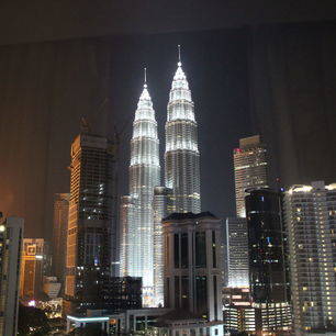 Maleisie-Kuala-Lumpur-Twin-Towers-by-night_1_488653