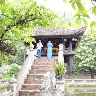 Vietnam-Hanoi-park-tempel