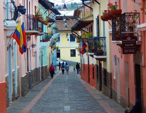 Kleurrijke straatjes in de wijk La Ronda in Quito