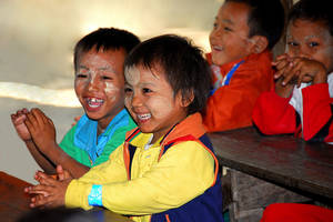 Myanmar-Mandalay-kindereninklasje