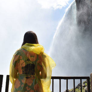 Amerika-Niagara-Falls-Journey-behind-the-falls-1