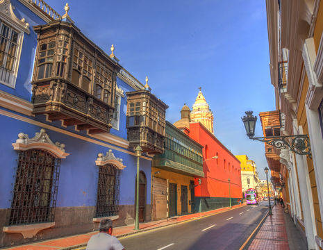 Kleuren-in-de-straten-van-Lima(12)