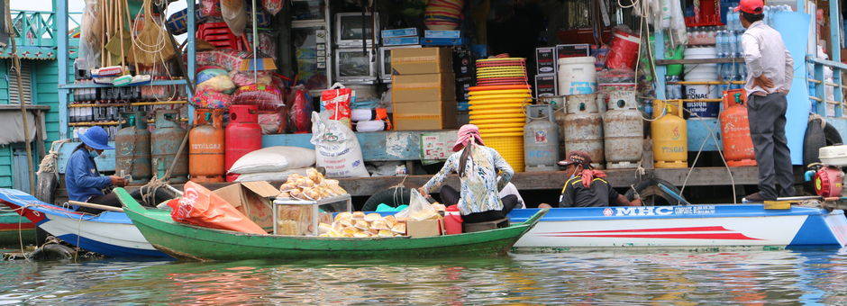 Vietnam-Battambang-winkeltjeaanwater(13)
