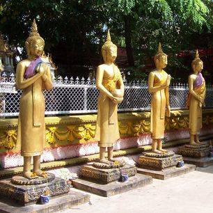 Laos-LuangPrabang-buddhabeelden3_1