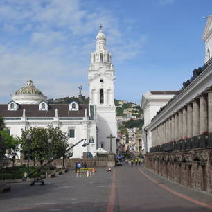Wandel door de culturele, historische straten van Quito