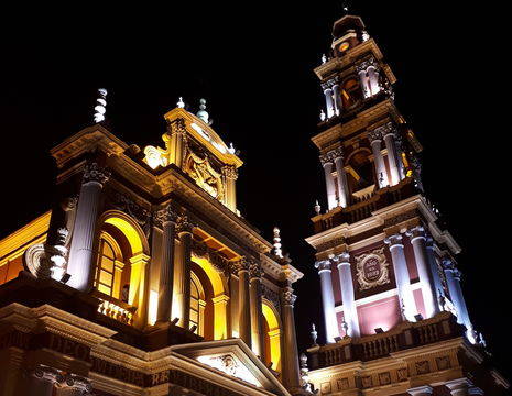 Latijns-Amerika-Argentinie-Salta-church-by-night_1_401461