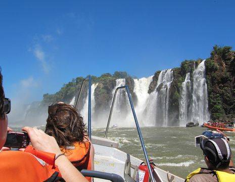 Foz-Iguazu-bewonderen-vanaf-het-water(12)