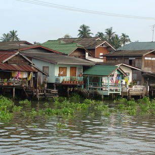 Thailand-Bangkok-huizen-op-water