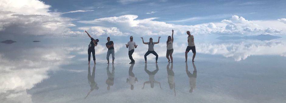 Poseren op de zoutvlakte in Uyuni - Bolivia