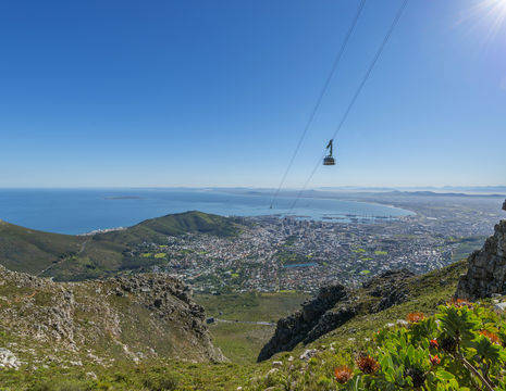 U kunt naar de Tafelberg wandelen of met deze kabelbaan, Kaapstad, Zuid-Afrika