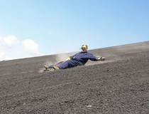 Sandboarding op de vulkaan