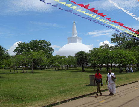 Sri-Lanka-Anuradhapura.tempel4_1