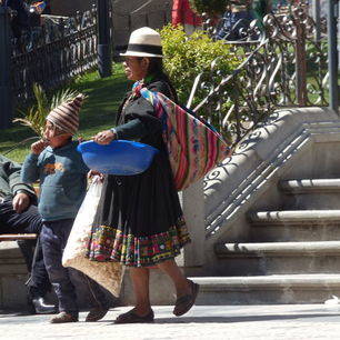 Lokale-bevolking-straten-Potosi-Bolivia