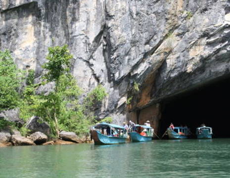 Vietnam-Phong-Nha-Cave-10