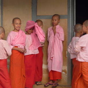 Myanmar-Loikaw-nonnetjes(8)