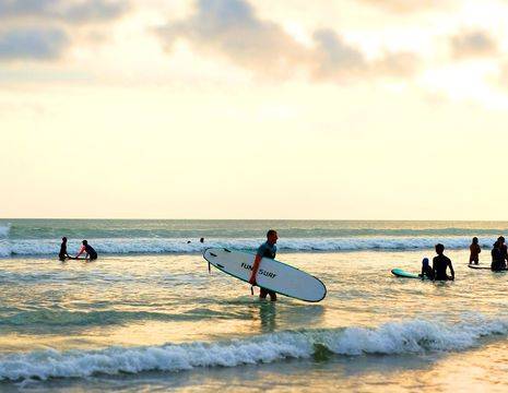 indonesie-bali-balangan-surfer