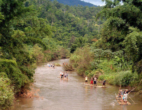 Thailand-Chiangmai-bamboo-rafts