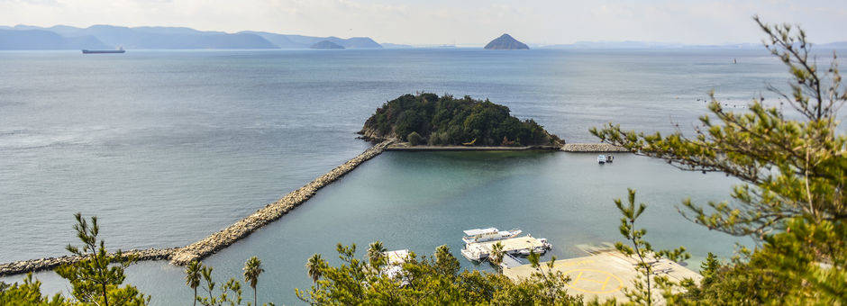 Het eiland Naoshima voor de kust van Okayama- Japan