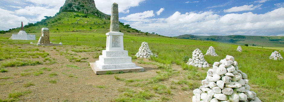 Een gedenkteken van de vele gevechten die hier hebben plaatsgevonden, Zululand, Zuid-Afrika
