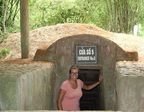 Vietnam-Phong-Nha-Vinh-Moc-tunnels