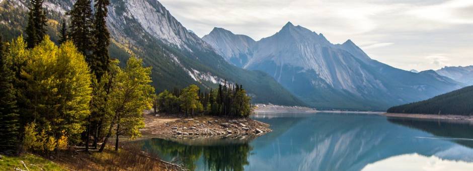 Canada-Jasper-Medicine-Lake