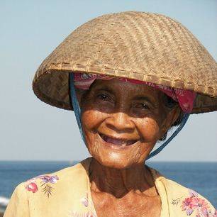 Indonesie-Bali-Sanur-vrouw
