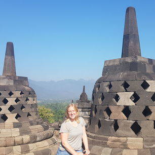Van Verre medewerkster Manon bij de Borobudur