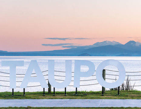 Nieuw-Zeeland-Noordereiland-Taupo-Lake