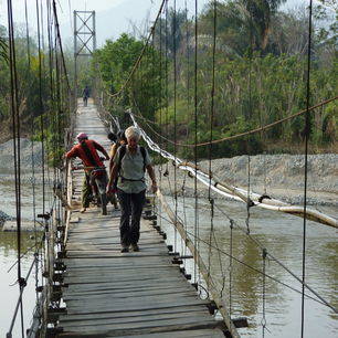 Sulawesi-Tentena-Loopbrug