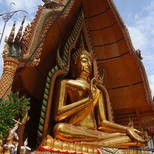 Thailand-River-Kwai-Wat-Tham-Sua